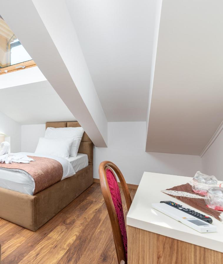 Hotel Dua Residence Пореч Экстерьер фото
